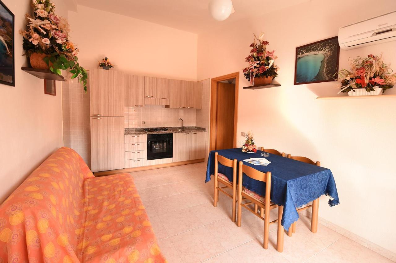Residenza Le Due Palme Aparthotel Villasimius Exterior photo