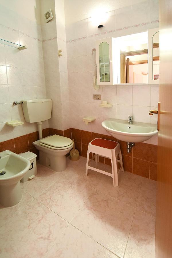 Residenza Le Due Palme Aparthotel Villasimius Exterior photo