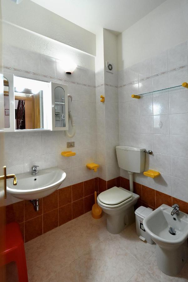 Residenza Le Due Palme Aparthotel Villasimius Exterior photo