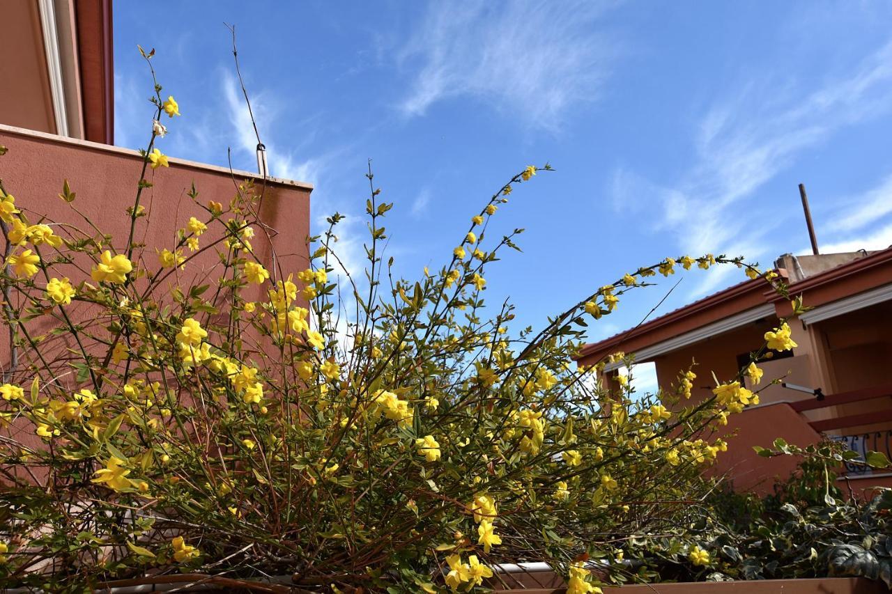 Residenza Le Due Palme Aparthotel Villasimius Exterior photo