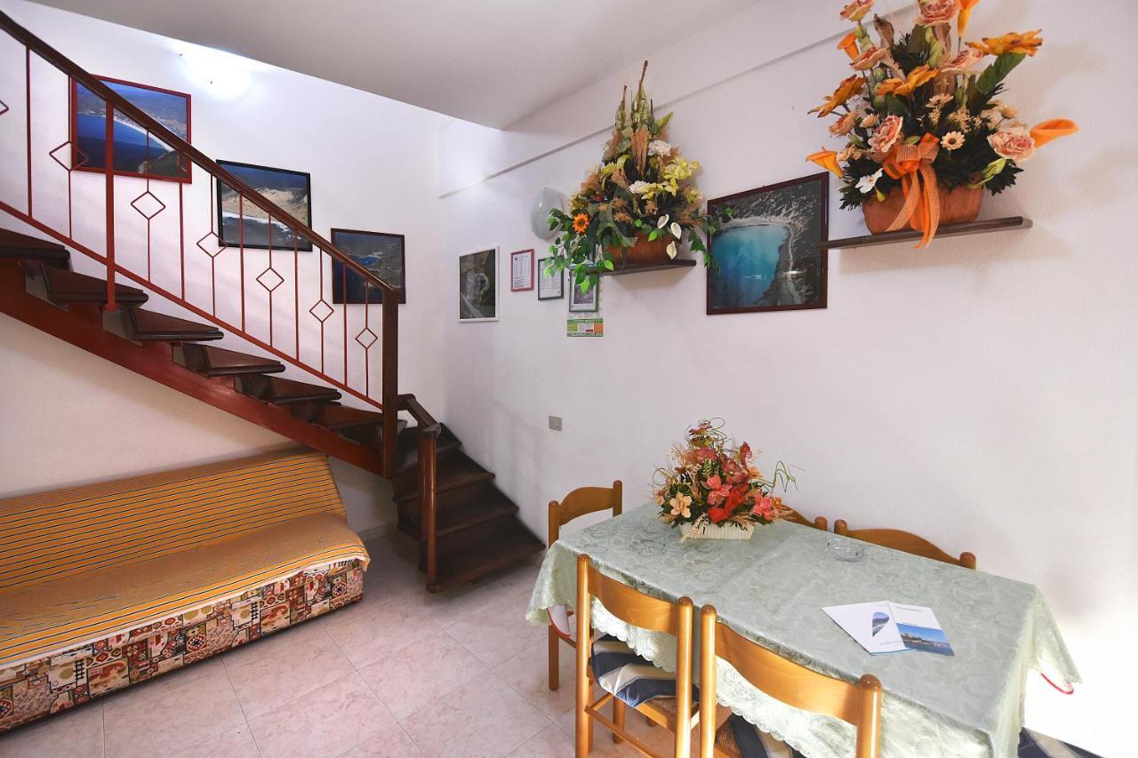 Residenza Le Due Palme Aparthotel Villasimius Exterior photo